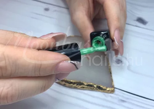 Tiger Eye Thermo Gellack 5ml #868 Kolibri Grün – Korallengrün